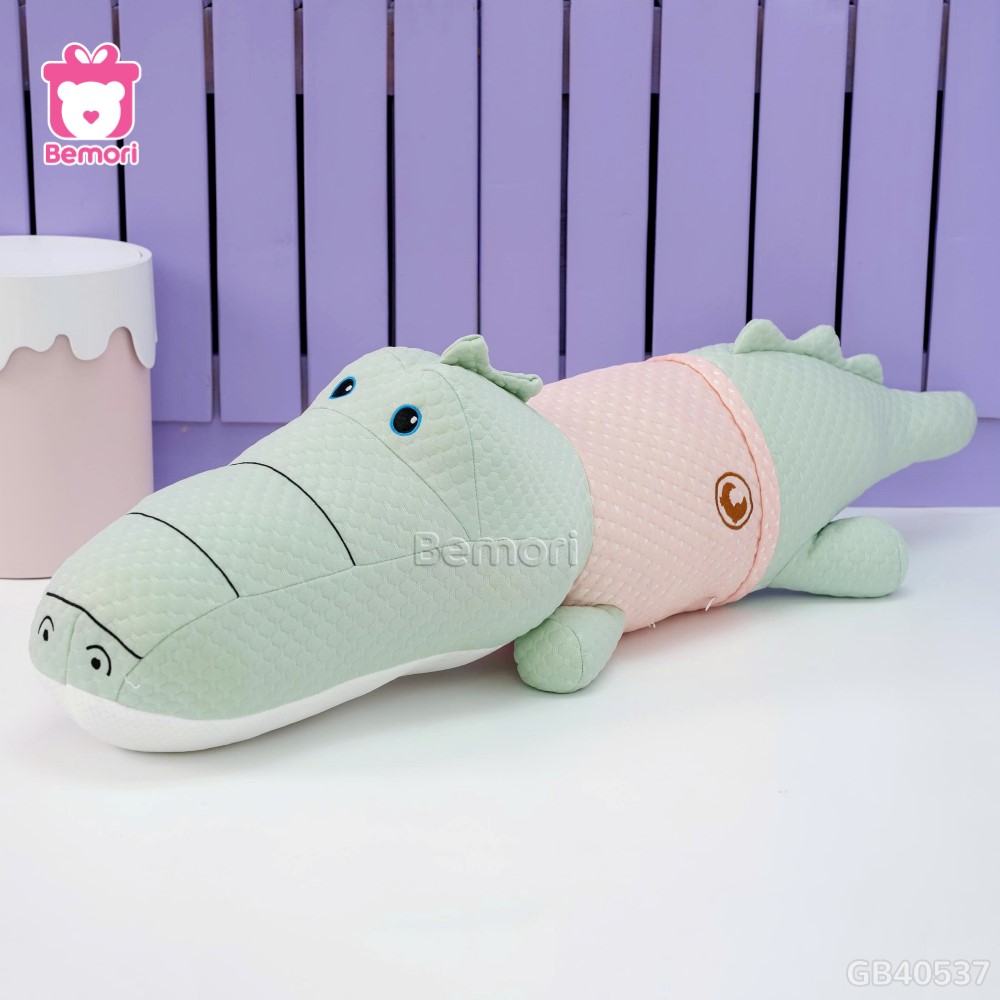 Gối Ôm Lạnh Cá Sấu Mặc Áo