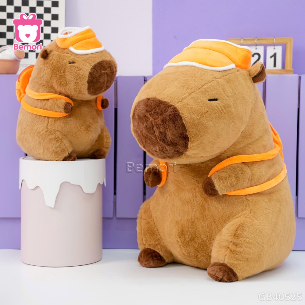 Gấu Bông Capybara Thể Thao Đeo Bóng