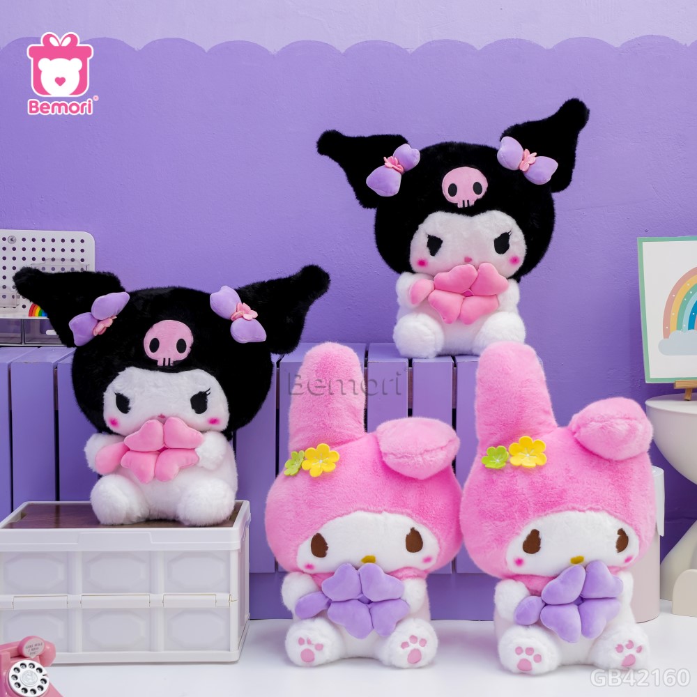 Gấu Bông Thỏ Sanrio Cầm Cỏ 4 Lá