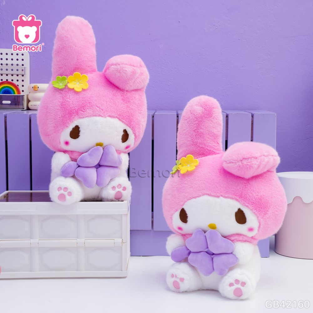 Gấu Bông Thỏ Sanrio Cầm Cỏ 4 Lá