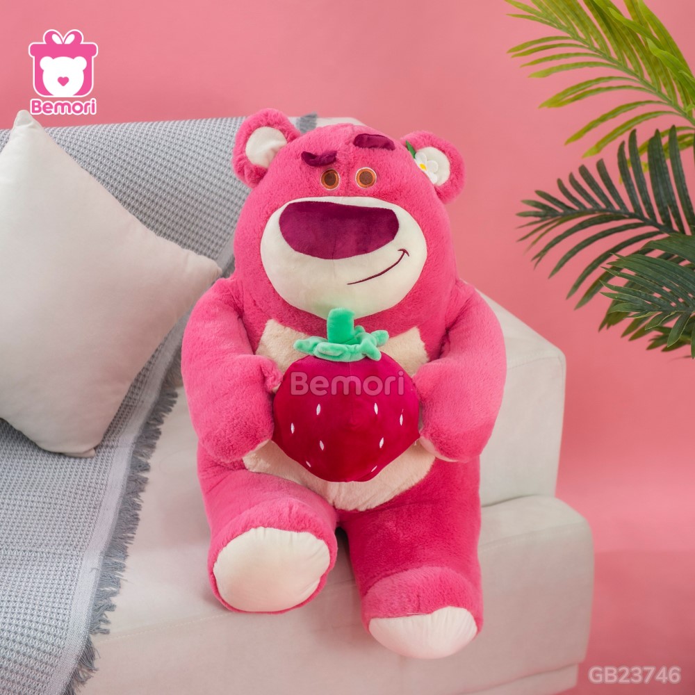 Gấu Bông Lotso Mịn Ngồi Ôm Dâu – Hồng Nhạt