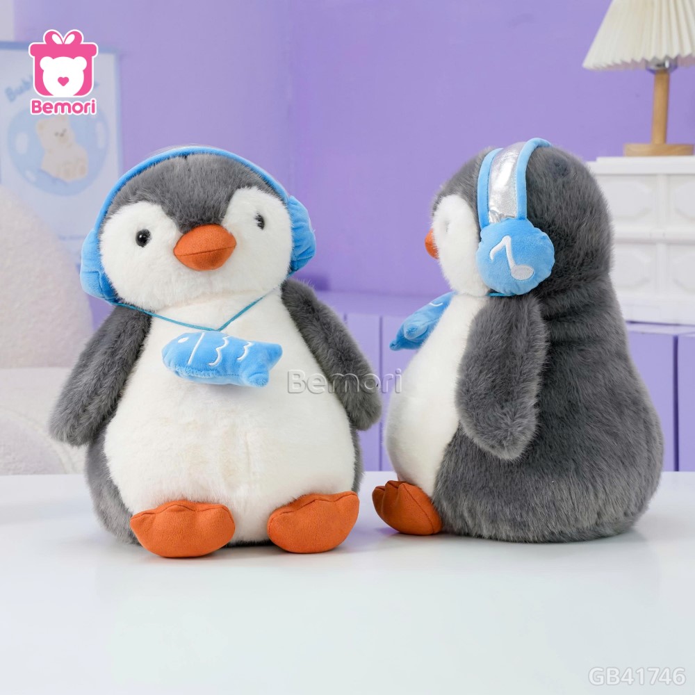 Cánh Cụt Bông Winter Đeo Tai Nghe