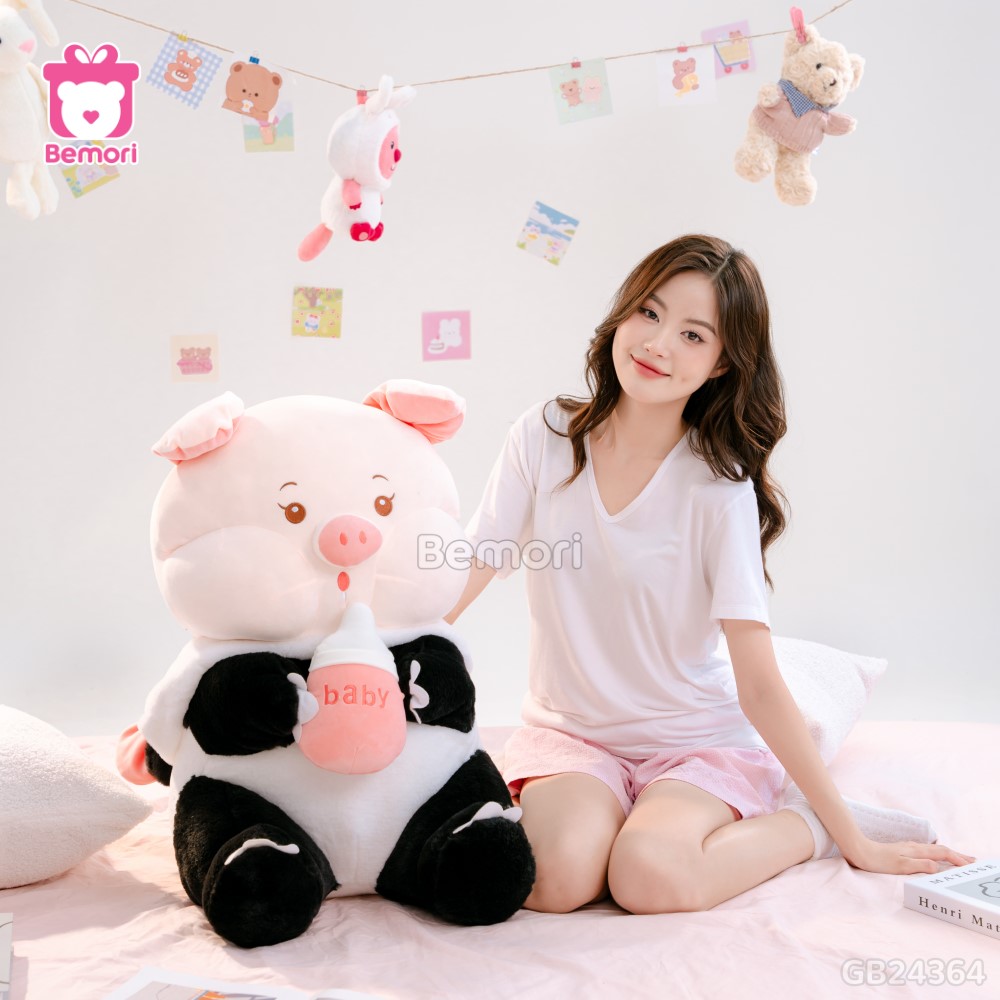 Heo Bông Cosplay Gấu Trúc Ôm Bình Sữa Bigsize